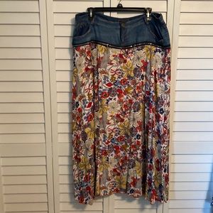 DenimRayon skirt XL lined with zipper detail.